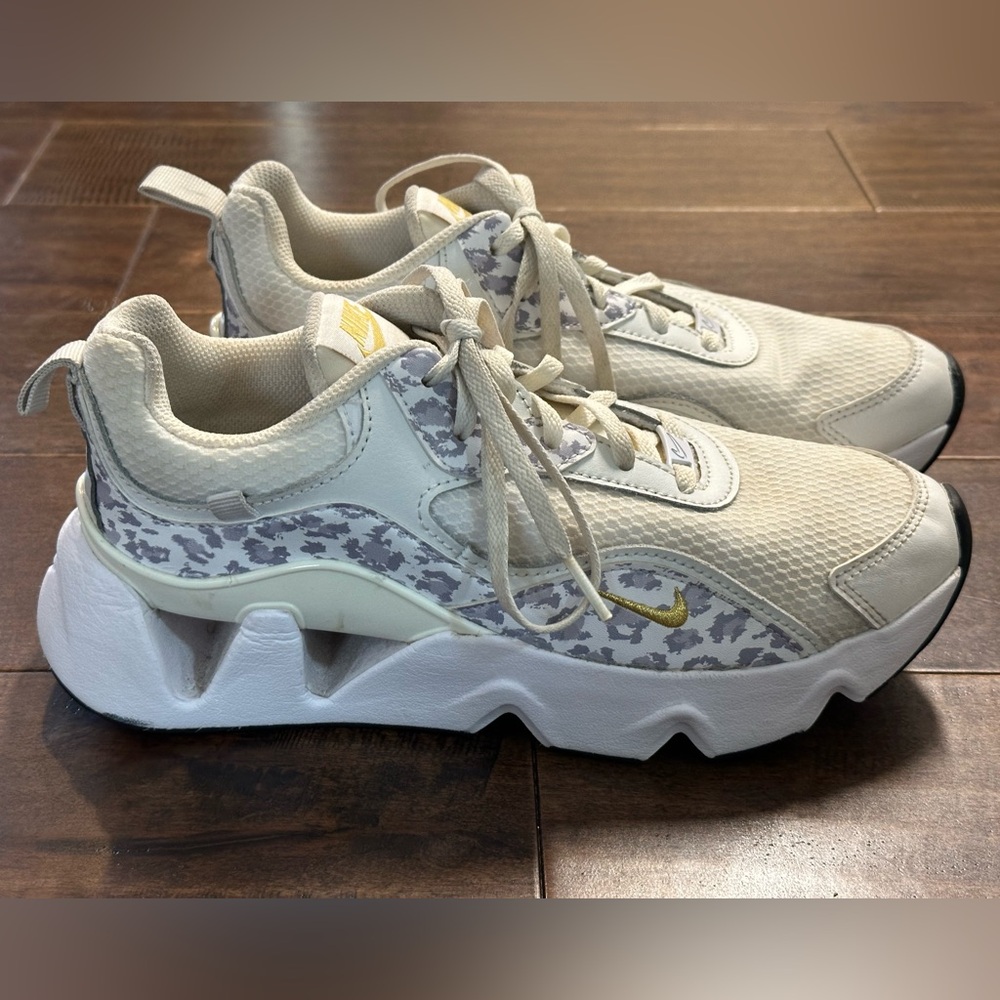 Women's Nike RYZ 365 2 White/Light Bone/Sail/Archio Brown Sneakers - Picture 5 of 11